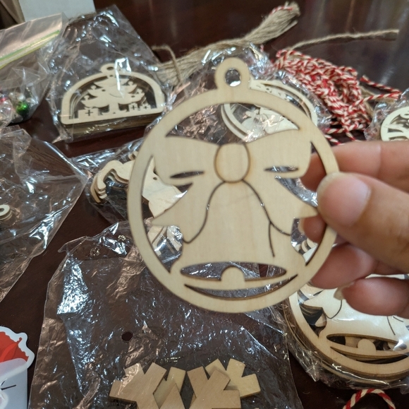 Wooden Christmas Tree Ornaments Set 100 Psc - Picture 4 of 10